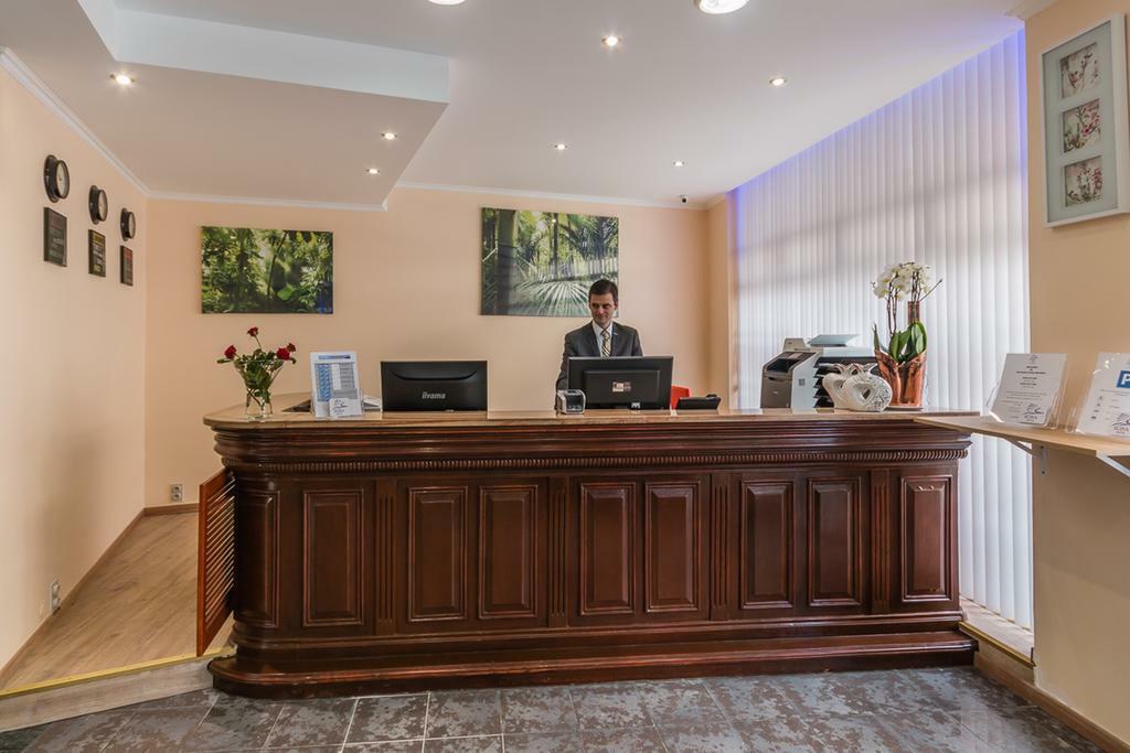 Slina Hotel Brussels Sint-Jans-Molenbeek Exterior photo